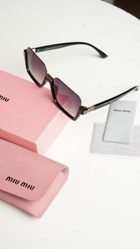 نظارة ميو ميو / miu miu شامل علبة الشركة